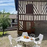 La Halte De La Huniere - Jardin - - Garage Vimoutiers